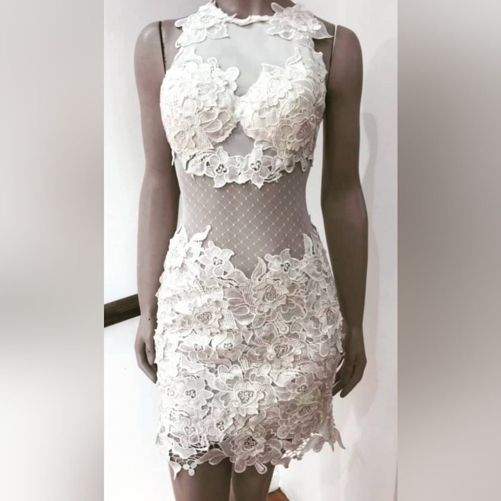 Beautiful short Lace dress